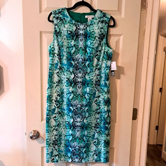Liz Claiborne Dresses & Skirts - NWT Liz Clairborne Sleeveless Snake Print Dress - Green
